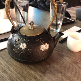 Chef Tan - Complimentary green tea - Szechuan Near Me - Jersey City, New Jersey