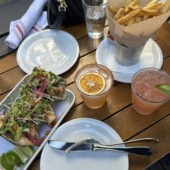 Refinery Rooftop - Lounges Near Me - New York, New York