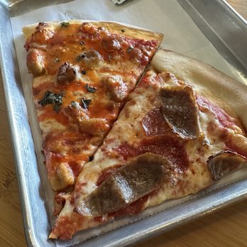 Nexus Pizza - Buffalo chicken pizza - Pizza Near Me - Orlando, Florida Nexus Pizza - Buffalo chicken pizza - Pizza Near Me - Orlando, Florida