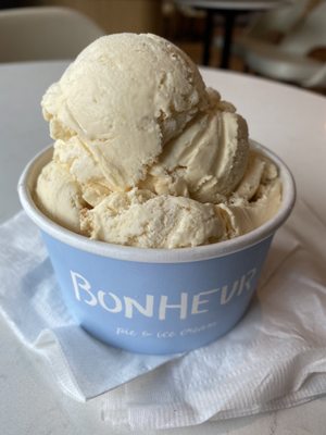 Bonheur Ice Cream and Pie by null