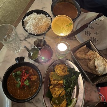 Dishoom - Chili Chilli Cheese Toast, Garlic Naan, Mattar Paneer, Steamed Basmati Rice, Black House Daal - Indian Near Me - London, XGL Dishoom - Chili Chilli Cheese Toast, Garlic Naan, Mattar Paneer, Steamed Basmati Rice, Black House Daal - Indian Near Me - London, XGL
