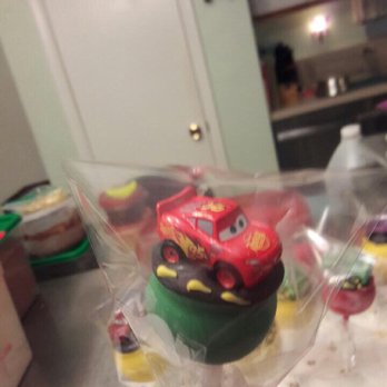 Sweetherapy Gourmet Cupcakes - Lightening McQueen Cake Pop for Birthday Party! - Desserts Near Me Sweetherapy Gourmet Cupcakes - Lightening McQueen Cake Pop for Birthday Party! - Desserts Near Me