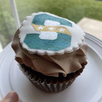Samaris Sweet Creations - Custom Cakes Near Me - Mundelein, Illinois