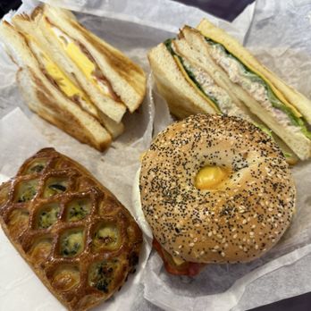 Caffe Ollo - Hokkaido Toast Sandwich, ZenZest Tuna Toast, Incredible Bagel Sandwich with Avocado, Spinach Feta Danish - Desserts Near Me - Waltham, Massachusetts
