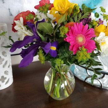 Flowers in Flight - Beautiful and cheerful arrangement. Love! - Florists Near Me - Portland, Oregon Flowers in Flight - Beautiful and cheerful arrangement. Love! - Florists Near Me - Portland, Oregon