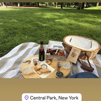 Char-cute-rie - 2 person box with rental basket. Blanket and cups - Breakfast & Brunch Near Me - New York, New York