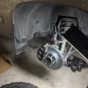Reyes Automotive - Changing the breaks on a 2007 gmc 1500 sierra - Auto Repair Near Me - Little Elm, Texas Reyes Automotive - Changing the breaks on a 2007 gmc 1500 sierra - Auto Repair Near Me - Little Elm, Texas