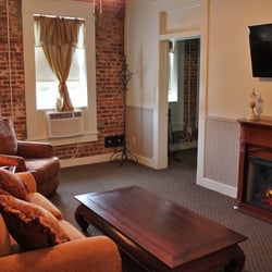 The Hotel Rhea - The Hughes Suite living room.
