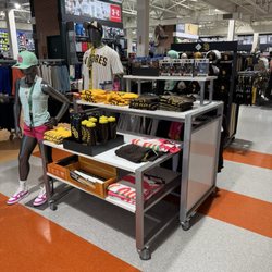 DICK'S Sporting Goods