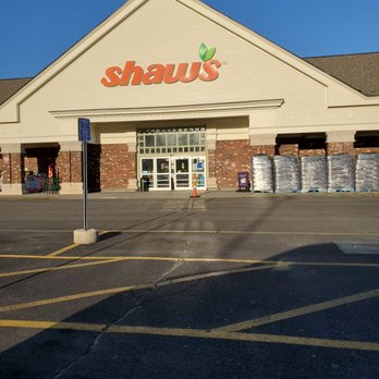 Shaw's - the outside of a store - Grocery Near Me - Sturbridge, Massachusetts Shaw's - the outside of a store - Grocery Near Me - Sturbridge, Massachusetts