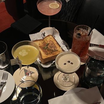 Pearl Box - Grilled cheese + drinks - Lounges Near Me - New York, New York Pearl Box - Grilled cheese + drinks - Lounges Near Me - New York, New York