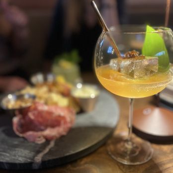 Melrose - Cocktail Bars Near Me - Houston, Texas