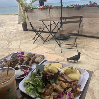Barefoot Beach Cafe - Breakfast & Brunch Near Me - Honolulu, Hawaii