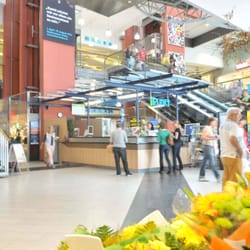 Lindaupark - Am iPunkt im Erdgeschoss wird jedem Besucher gern weitergeholfen. Dort gibt's auch einen Vorverkauf für Veranstaltungstickets.