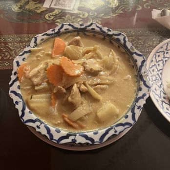 Siam House - Pork yellow curry - Thai Near Me - Bloomington, Indiana
