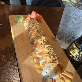TDLLO Ramen & Sushi - Salmon and Spicy Tuna Roll - Ramen Near Me - Wake Forest, North Carolina TDLLO Ramen & Sushi - Salmon and Spicy Tuna Roll - Ramen Near Me - Wake Forest, North Carolina