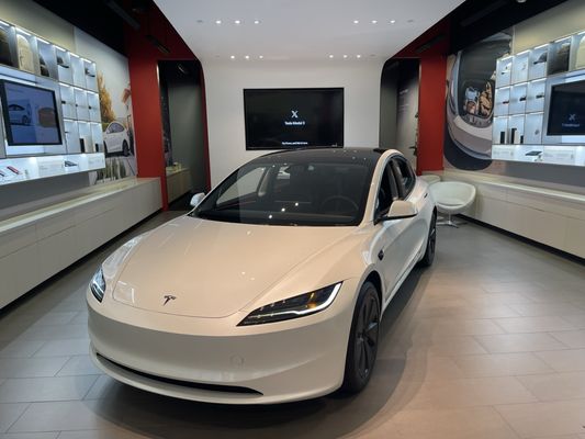 Tesla Dallas TESLA MOTORS - NORTHPARK - Updated July 2026 - 15 Photos & 30 Reviews ...