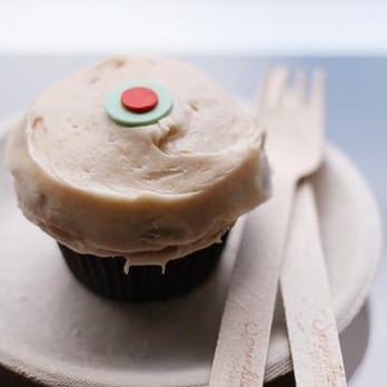 Sprinkles Newport Beach - carrot cake cupcake http://www.flickr.com/photos/rickpoon/ - Bakeries Near Me - Newport Beach, California Sprinkles Newport Beach - carrot cake cupcake http://www.flickr.com/photos/rickpoon/ - Bakeries Near Me - Newport Beach, California