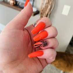 Deluxe Nails & Spa