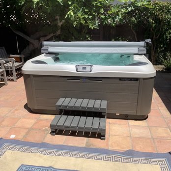 Hydro-Spa Outlet - Bullfrog R7 - Hot Tub & Pool Near Me - Woodland Hills, California Hydro-Spa Outlet - Bullfrog R7 - Hot Tub & Pool Near Me - Woodland Hills, California