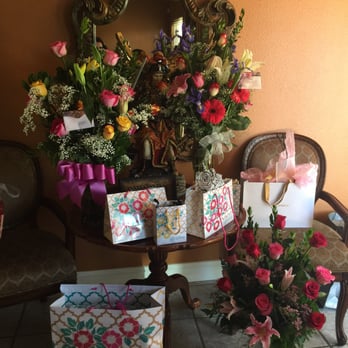 Nora's Flowers - When we need flowers our whole fAmily chooses Nora's ( Mother's Day arrangements) - Florists Near Me - Mira Loma, California Nora's Flowers - When we need flowers our whole fAmily chooses Nora's ( Mother's Day arrangements) - Florists Near Me - Mira Loma, California