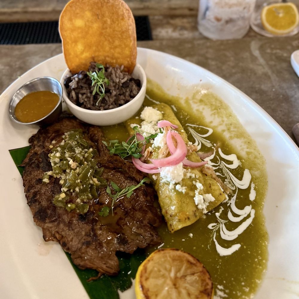 Luna Bistro Cafe - New American Near Me - Long Beach, California Luna Bistro Cafe - New American Near Me - Long Beach, California