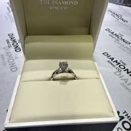 VVS Diamond Engagement Ring