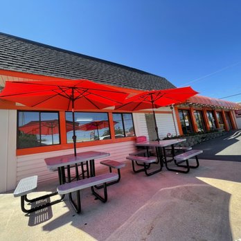 Jay Bee's - New awnings at picnic table outside - Burgers Near Me - Statesville, North Carolina Jay Bee's - New awnings at picnic table outside - Burgers Near Me - Statesville, North Carolina