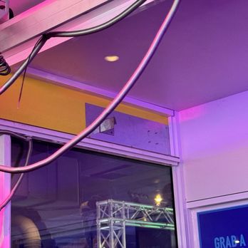 Dave & Buster's Denver - The back panel is blocked so the claw can't even go to prizes within that area!!! You are evil - American Near Me - Denver, Colorado
