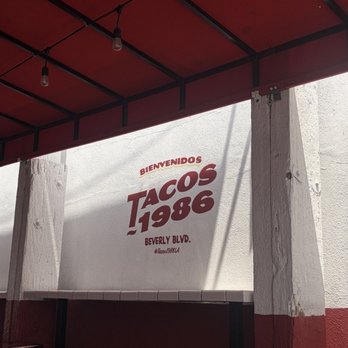 Tacos 1986 - patio decor - Tacos Near Me - Los Angeles, California