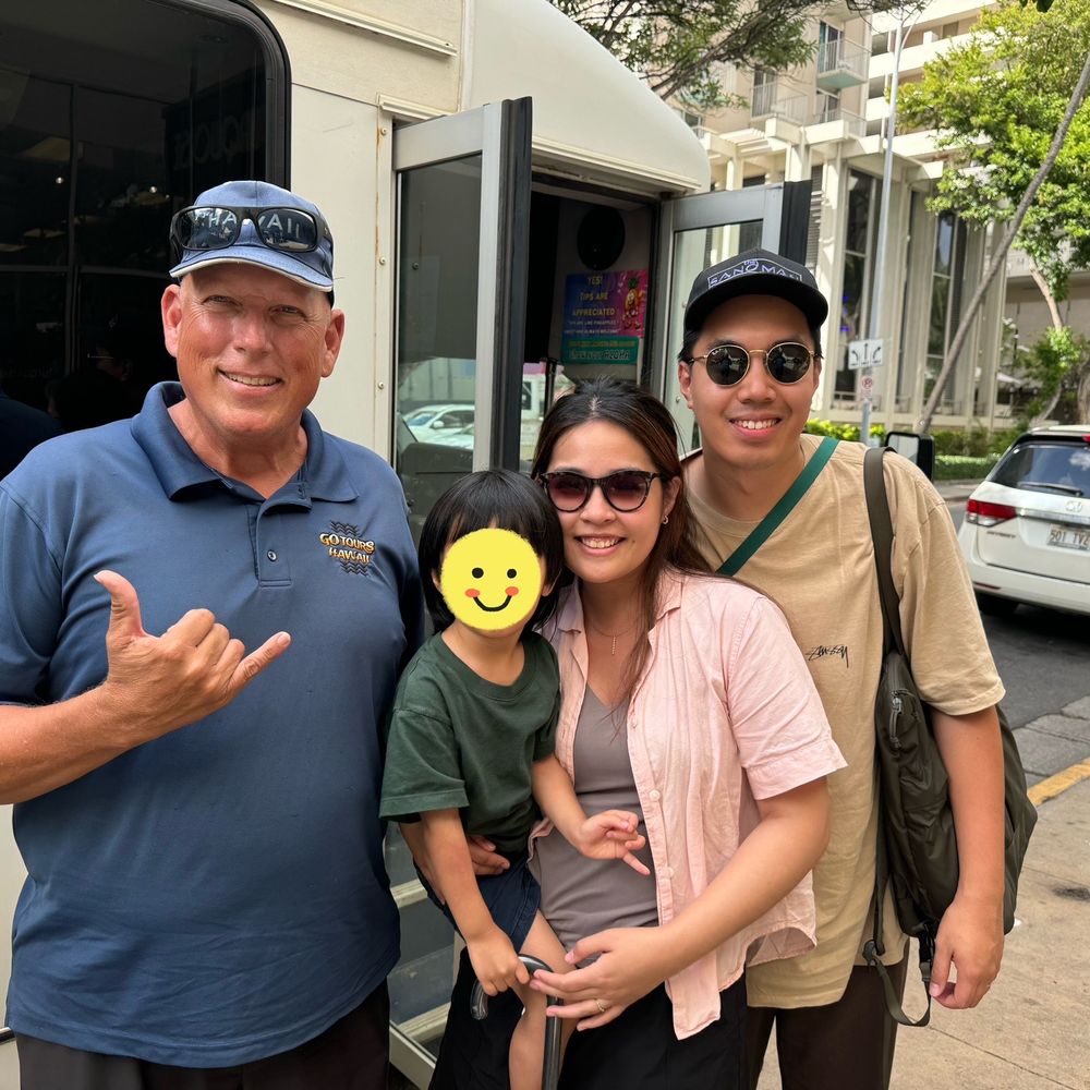 Go Tours Hawaii - With our tourguide Charlie! - Bus Tours Near Me - Honolulu, Hawaii Go Tours Hawaii - With our tourguide Charlie! - Bus Tours Near Me - Honolulu, Hawaii