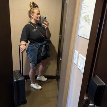 Vdara - airport selfie in the long mirror as you exit the room - Resorts Near Me - Las Vegas, Nevada Vdara - airport selfie in the long mirror as you exit the room - Resorts Near Me - Las Vegas, Nevada