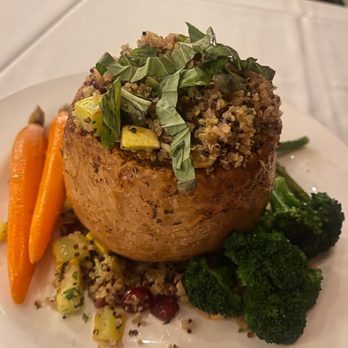 Cafe Santorini - BUTTERNUT SQUASH stuffed w quinoa and apples - it was interesting but great flavors - Italian Near Me - Pasadena, California