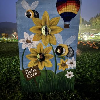 Bob's Corn & Pumpkin Farm - Cute photo ops - Pumpkin Patches Near Me - Snohomish, Washington