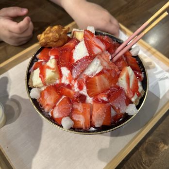 Bingsu Tea - Strawberry and cheese bingsu - Bubble Tea Near Me - Sacramento, California