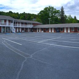 Exterior outside entrance of Oak Mar Motel - Oakland, Maryland Exterior outside entrance of Oak Mar Motel - Oakland, Maryland