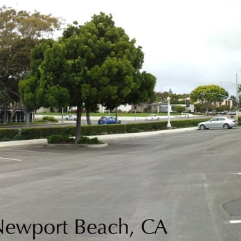 Castaways Park - Parking Lot - Parks Near Me - Newport Beach, California
