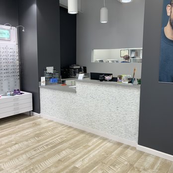 Blink Eyecare - Front desk - Optometrists Near Me - Virginia Beach, Virginia