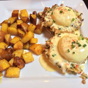Down to Earth Cafe - Crab Cake Benedict - Breakfast & Brunch Near Me - Portland, Oregon Down to Earth Cafe - Crab Cake Benedict - Breakfast & Brunch Near Me - Portland, Oregon