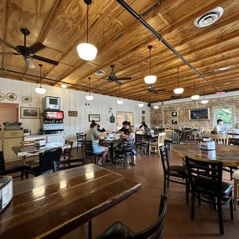 Tasty Pizza - a dining area with tables and chairs - Pizza Near Me - Omaha, Nebraska Tasty Pizza - a dining area with tables and chairs - Pizza Near Me - Omaha, Nebraska