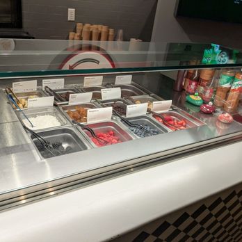 Rocambolesc - Gelato mix-ins - Ice Cream & Frozen Yogurt Near Me - Houston, Texas