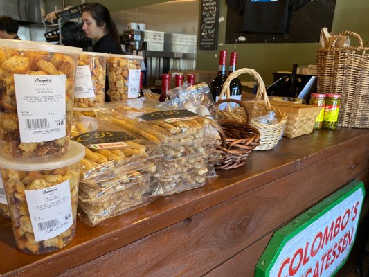 Colombo's Deli by null