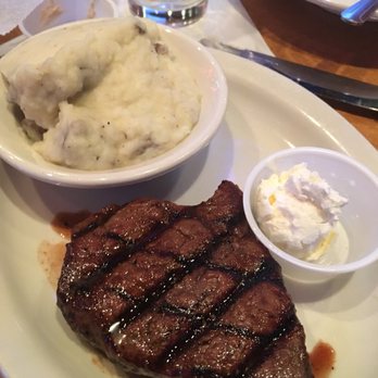Texas Roadhouse - 6 ounce sirloin with mashed potatoes. My mouth is watering thinking about it! - Steakhouses Near Me - Royersford, Pennsylvania Texas Roadhouse - 6 ounce sirloin with mashed potatoes. My mouth is watering thinking about it! - Steakhouses Near Me - Royersford, Pennsylvania