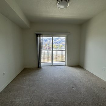 Skyline Peaks - Máster - Apartments Near Me - Draper, Utah