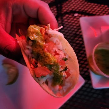 Harlem Tavern - Chicken taco with avocado sauce - Pubs Near Me - New York, New York Harlem Tavern - Chicken taco with avocado sauce - Pubs Near Me - New York, New York