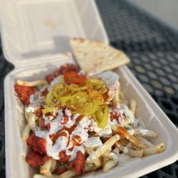Hefty Gyros - Hefty fries with chicken
