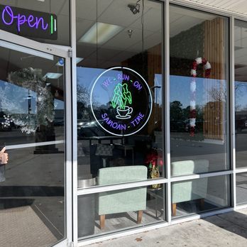Apelu Island Cafe - Outside - Bagels Near Me - Norfolk, Virginia