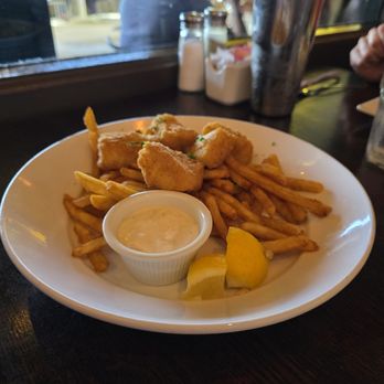 Moonstone Beach Bar & Grill - Fish and Chips - Seafood Near Me - Cambria, California