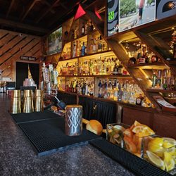 Roxanne’s Liquor Bar & Kitchen - Bar