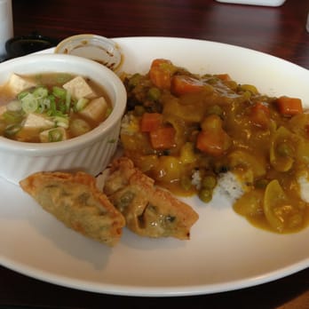Blossom Tree - Beef galbi curry with tofu vegetable soup and Korean dumplings - Korean Near Me - Atlanta, Georgia Blossom Tree - Beef galbi curry with tofu vegetable soup and Korean dumplings - Korean Near Me - Atlanta, Georgia